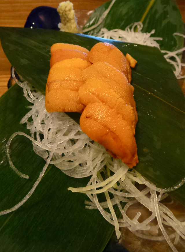 Super fresh uni sashimi