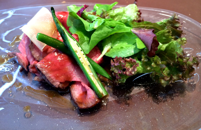 And the third appetizer choice some roast beef with horseradish gravy